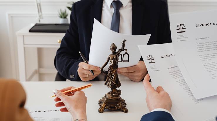 Divorce Lawyers Can Help Clients Avoid Missteps